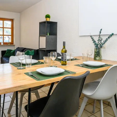 Galeriewohnung In *