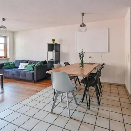 Galeriewohnung In *
